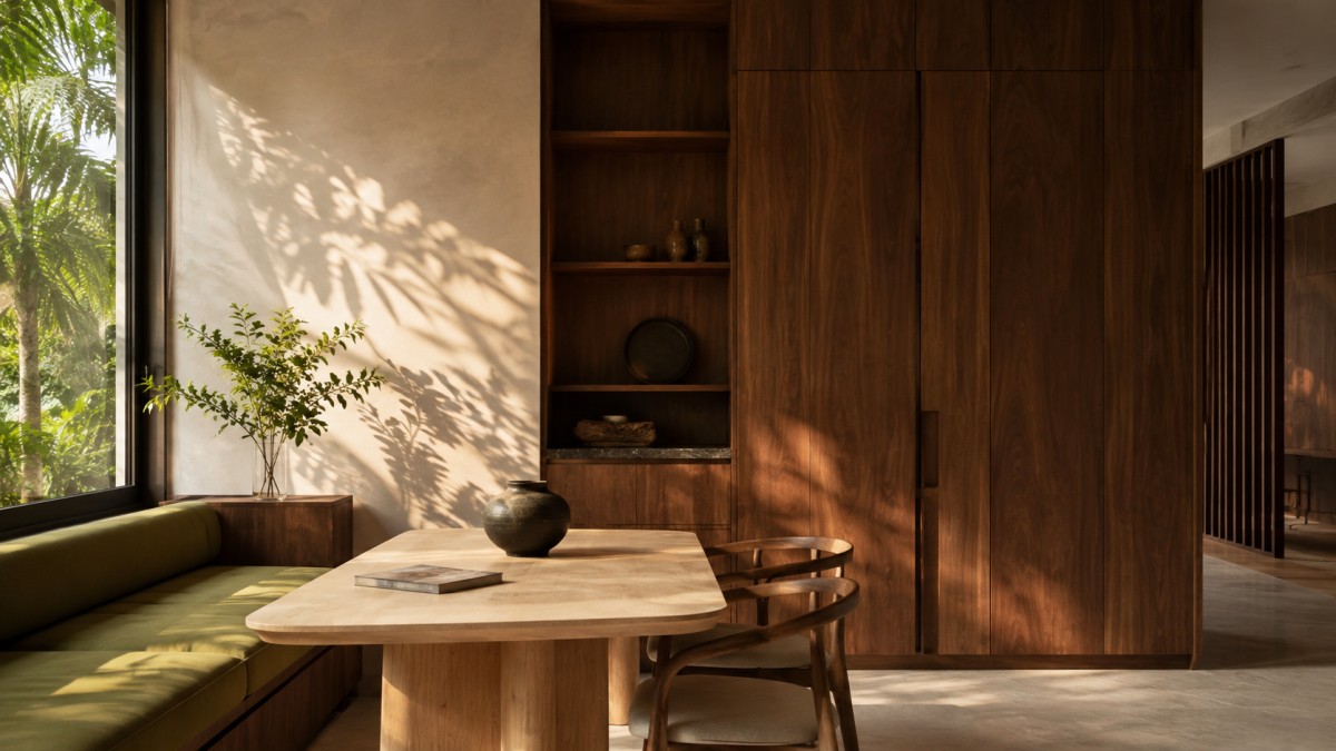 自然光下的木作餐厅、卡座与全高柜体空间意向